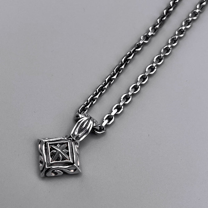 TRIPLE X EDITION URBAN TRIBAL PENDANT L