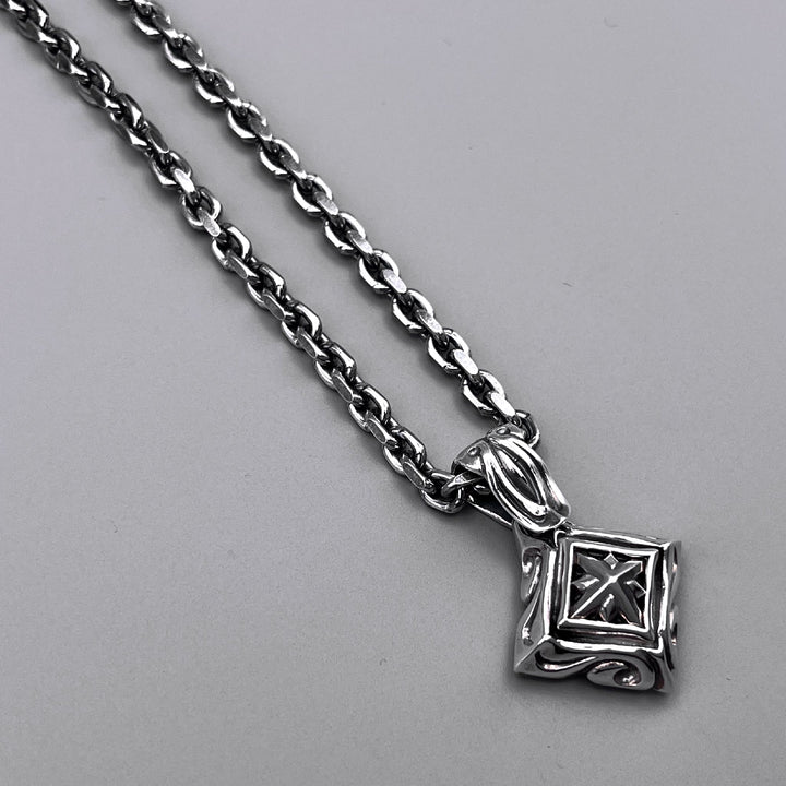 TRIPLE X EDITION URBAN TRIBAL PENDANT L