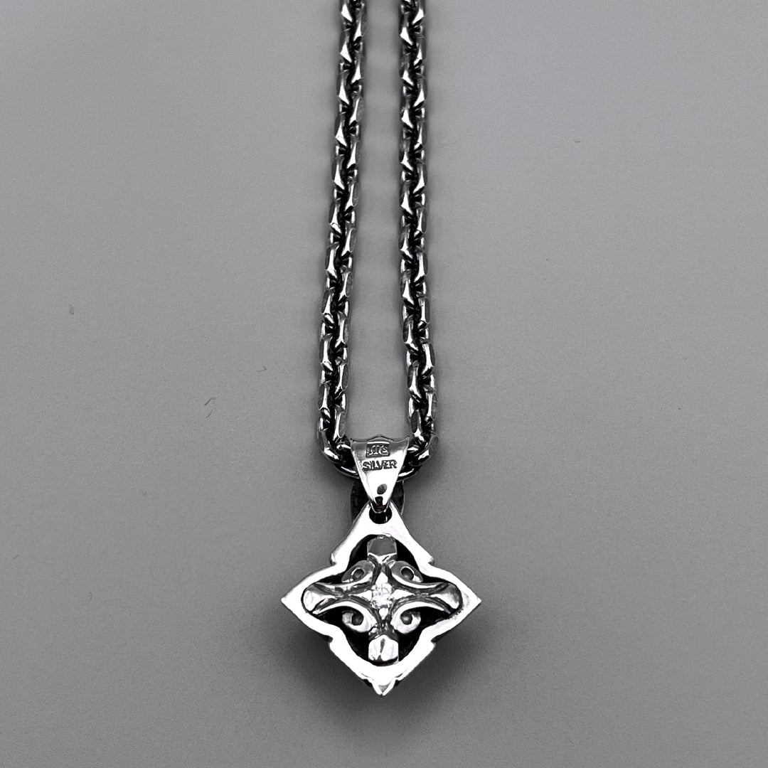 TRIPLE X EDITION URBAN TRIBAL PENDANT L