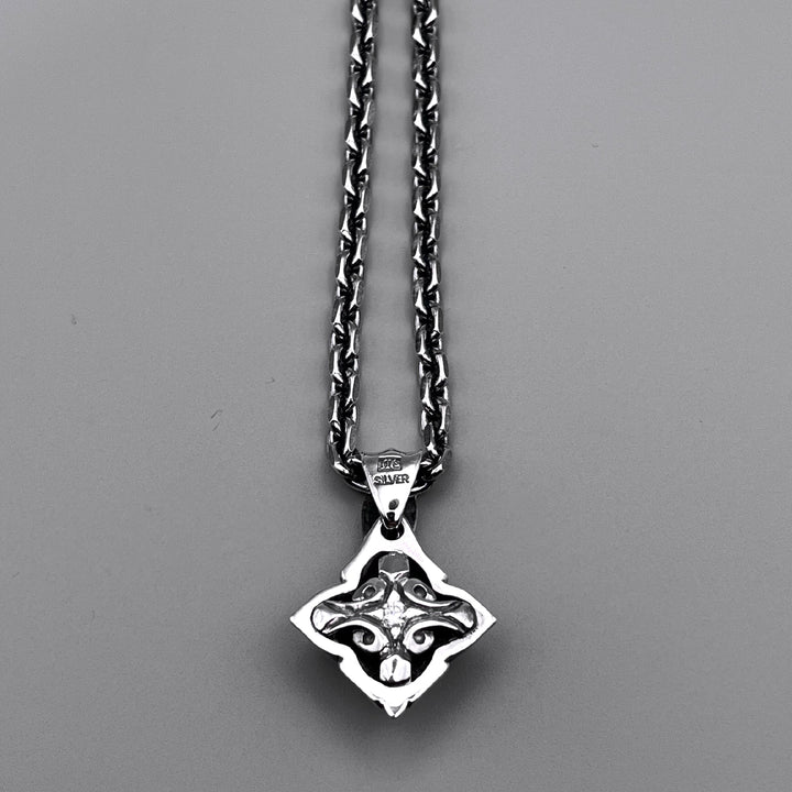 TRIPLE X EDITION URBAN TRIBAL PENDANT L