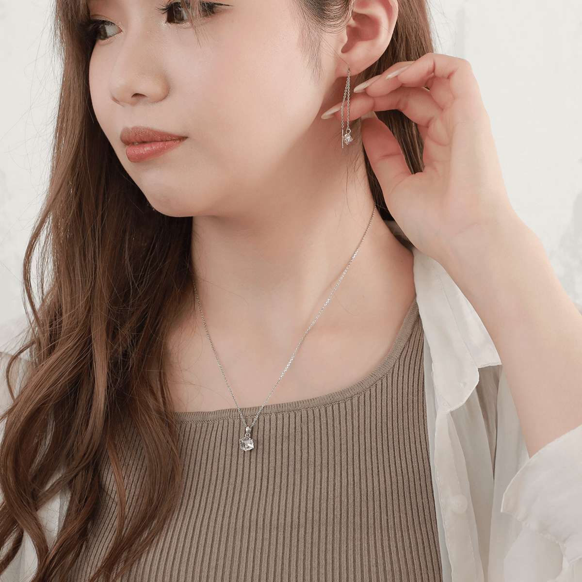 スワロフスキーキューブネックレス(M) / BSN-151 – BLESS スワロフスキーキューブネックレス(M) / BSN-151 – BLESS