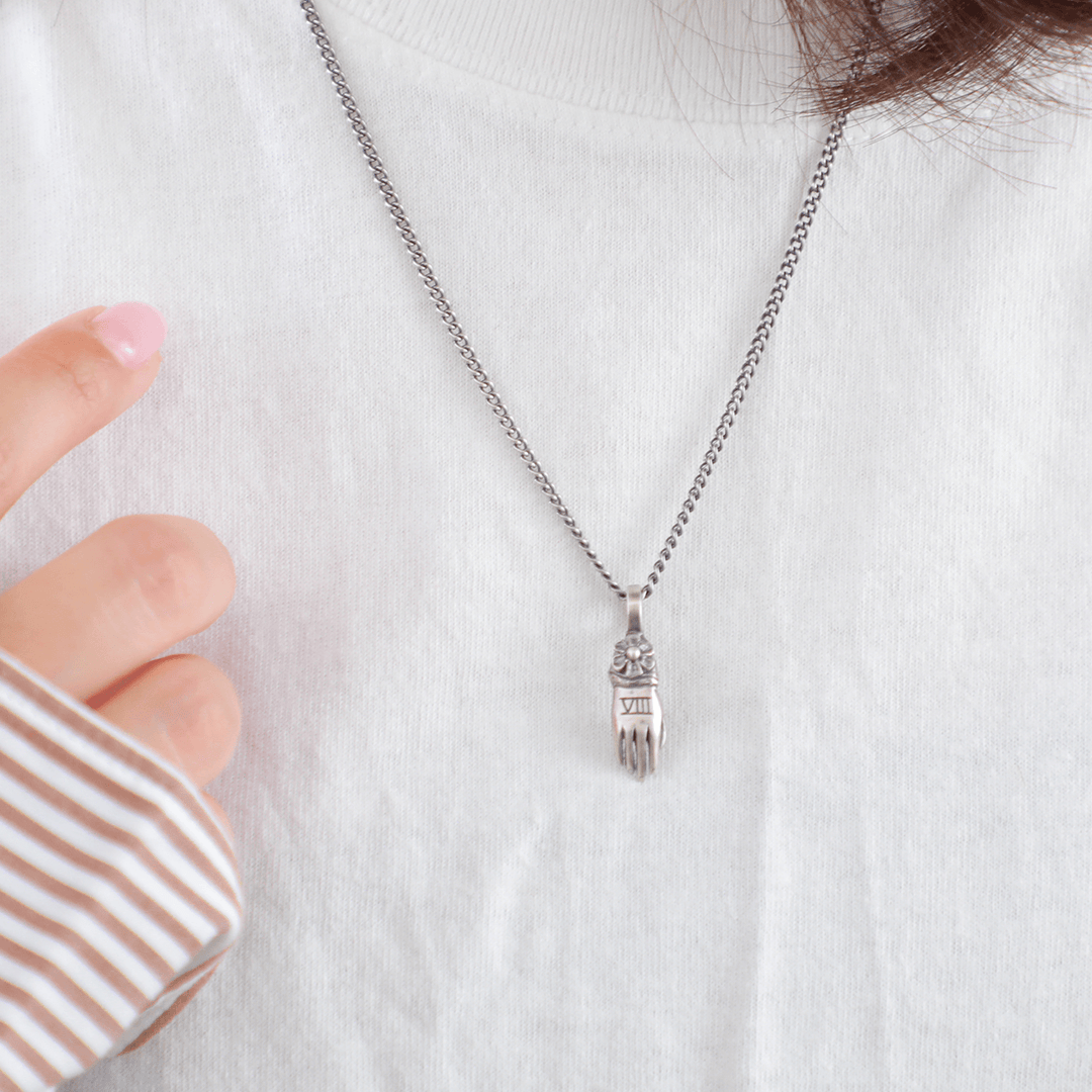 TAROT NO.8 STRENGTH PENDANT