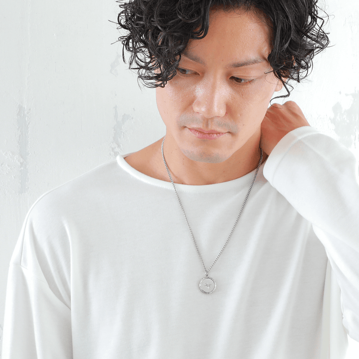 コンパスネックレス