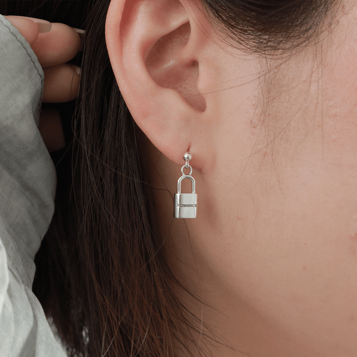 OFF THE WALL ROMANCE PADLOCK PIERCE(片耳用)
