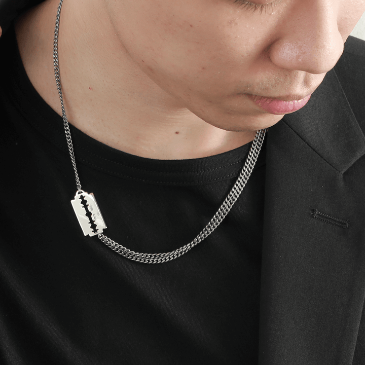 OFF THE WALL RAZOR NECKLACE / XP-189