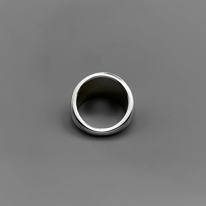 TRIPLE X STUDS V BAND RING